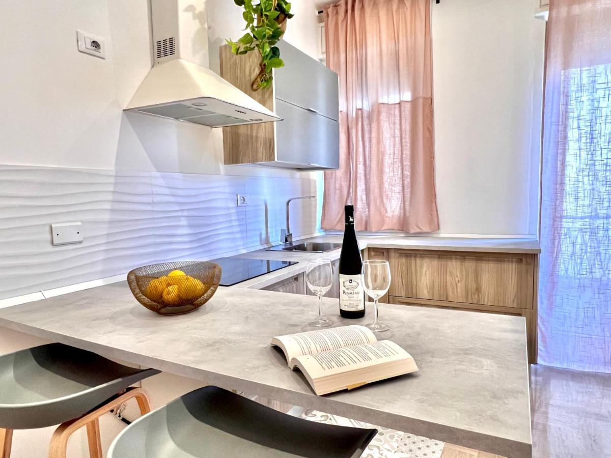 Villa Di Nera Apartments ปาแลร์โม ภายนอก รูปภาพ